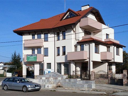 Сграда с апартаменти за продажба в село Александрово